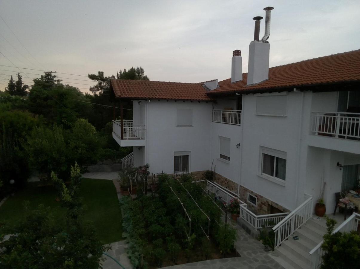 Katerina Rooms Nea Kallikrateia Luaran gambar